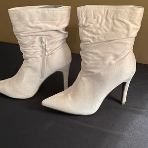 Brand new, still in box, never worn, off white/cream ankle boots size 9